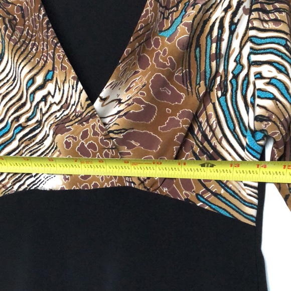 Animal print top. Colorblocking with black. Size S. Polyester spandex - Picture 6 of 7